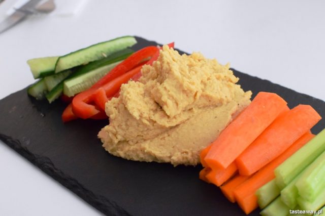 VEG Deli, Warszawa, Powiśle, vegetarian cuisine, veg, lunch, meatless, hummus, vegetables