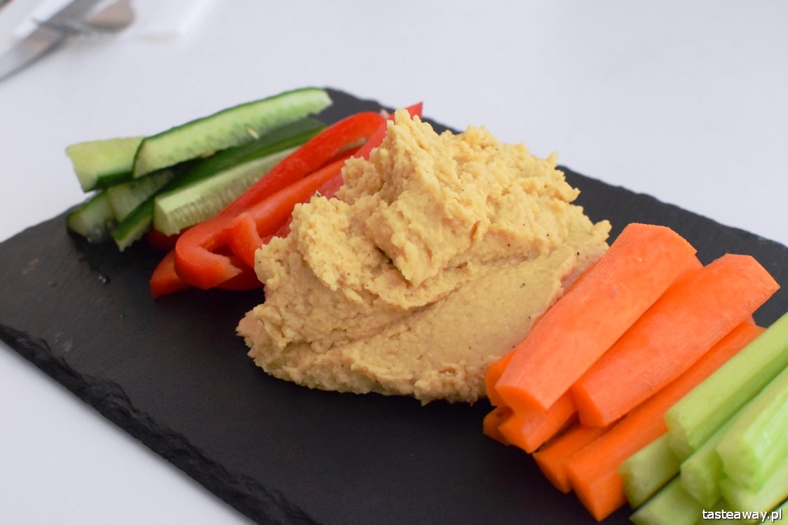 VEG Deli, Warszawa, Powiśle, kuchnia wegetariańska, wege, lunch, bez mięsa, hummus, warzywa