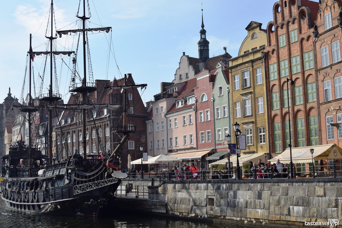 Gdańsk, Motława, najpiękniejsze miejsca w Polsce, najpiękniejsze mista w Polsce, dlaczego warto jechać do Gdańska, co zobaczyć w Gdańsku, rejs po Motławie, Stocznia Gdańska