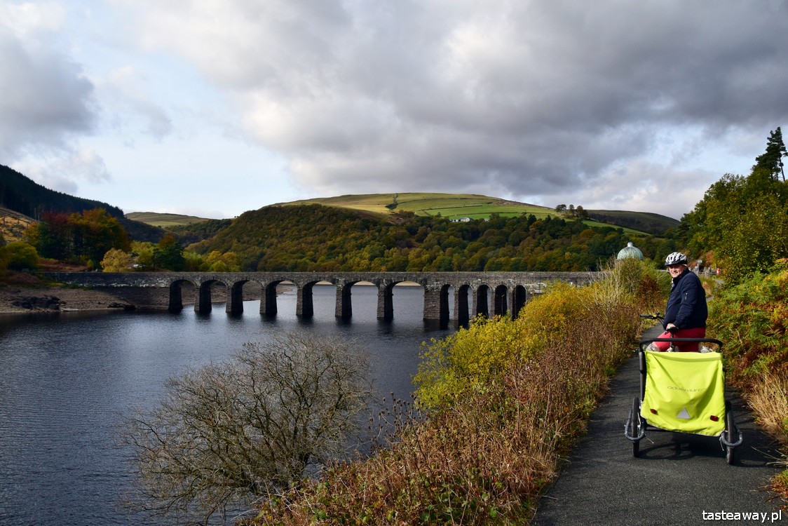 Elan Valley, Walia, Wielka Brytania, co zobaczyć w Walii, najpiękniejsze miejsca w Walii, Walia rowerem, rower z dzieckiem