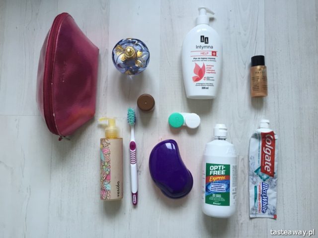 travellers' essentials, what to take for the trip, how to pack in 30 minutes, packing list, Pekao, multi currency card