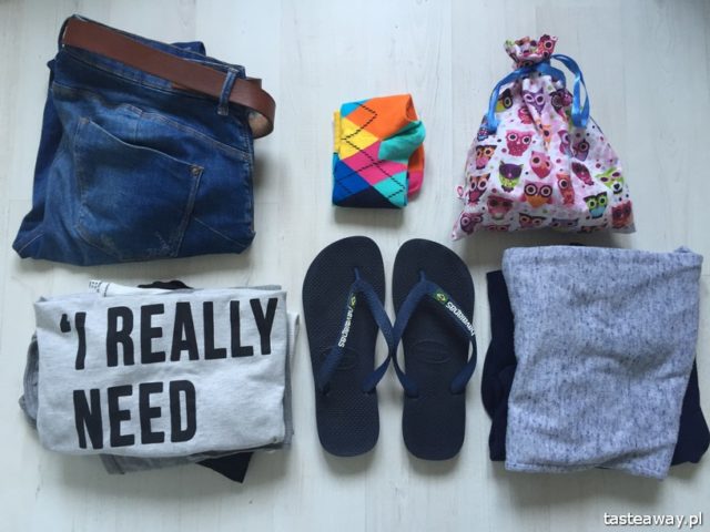 travellers' essentials, what to take for the trip, how to pack in 30 minutes, what to pack list, Pekao, multi currency card