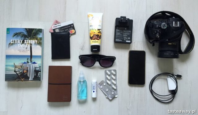traveller's essentials, what to take for the trip, how to pack in 30 minutes, lista co spakować, Pekao, multi currency card