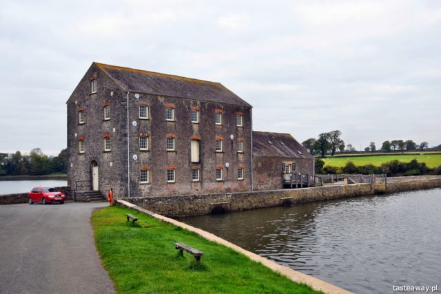 Wales, what to see in Wales, the most interesting places in Wales, Tidal Mill, Carew Castle, castles in Wales, mill
