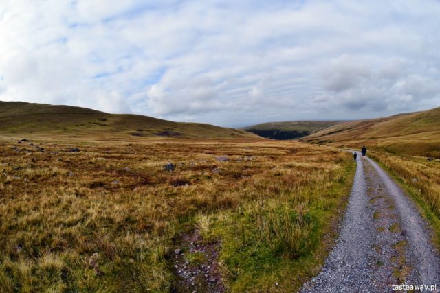 Breacon Beacons, Lynn y Fan Fah, lake, Wales, what to see in Wales