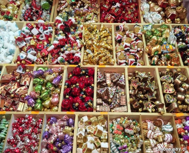 Christmas fairs, Christmas fair in Cracow, Christmas fairs in Poland, Christmas preparations, Christmas balls, what to buy on Christmas fairs