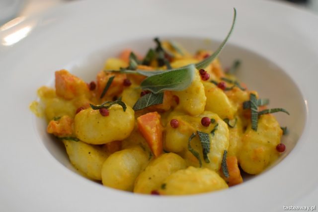 VEG, Veg in Warsaw, where to go for veg, vegetarian places, vegetarian restaurants, Veg Deli, Powiśle