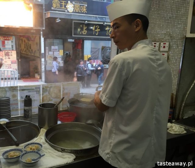 Hong Kong, where to eat in Hong Kong, Hong Kong culinary guide, noodle soup, wontons, Mak's Noodle