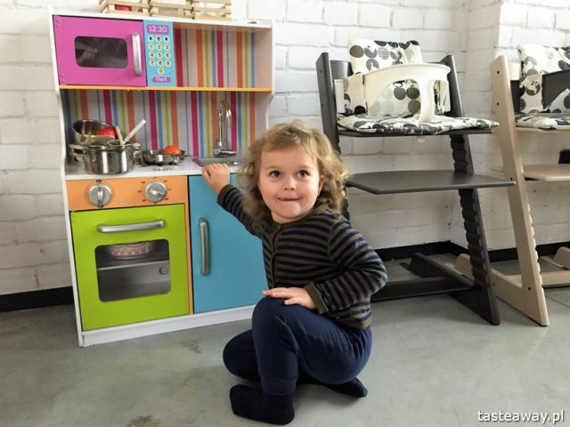 Mizu Sushi, sushi with a child, where to go for sushi with a child, sushi Warszawa, family lunch, children friendly sushi, kids’ corner