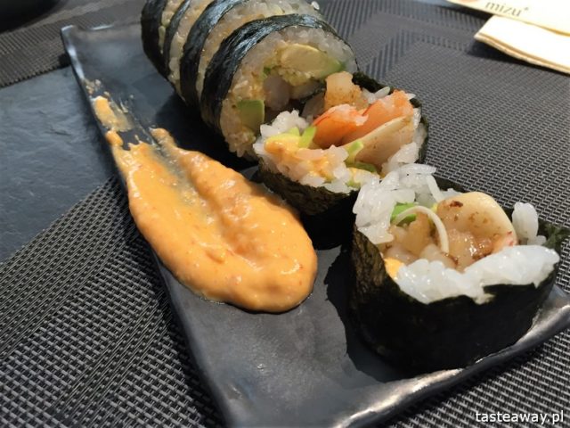 Mizu Sushi, sushi with a child, where to go for sushi with a child, sushi Warszawa, family lunch, children friendly sushi, kids’ corner