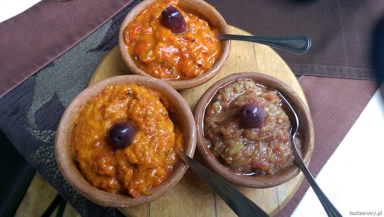 Bałkany, wakacje na Bałkanach, dlaczego warto jechać na Bałkany, ajvar, kuchnia bałkańska, pindjur, lutenica