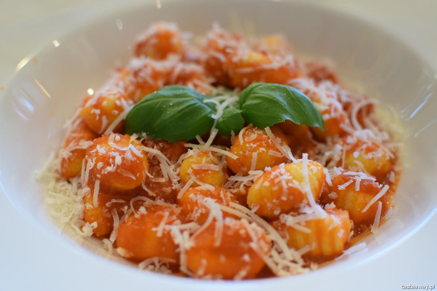 I Monelli, kuchnia włoska, włoskie w Warszawie, włoskie na Ursynowie, gnocchi , gnocchi al pomodoro, pizza, pasta