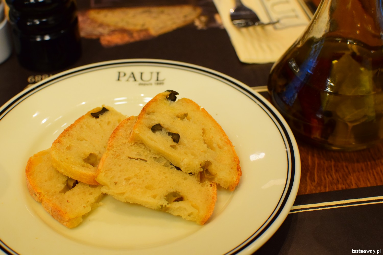 PAUL, francuska piekarnia, francuska restauracja, bagietki, śniadanie, ciastka, lunch, quiche, quiche lorraine