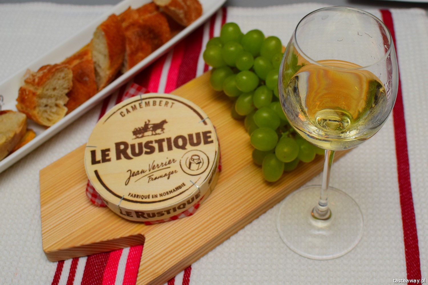 mule, mule z camembert, jak zrobić mule, mule z frytkami, francuskie sery, Rustique, Normandia, Honfleur, francuskie miasteczka