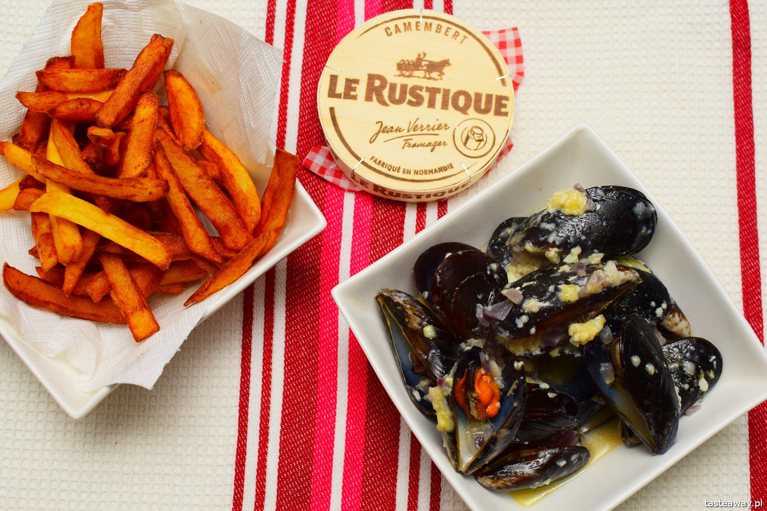mule, mule z camembert, jak zrobić mule, mule z frytkami, francuskie sery, Rustique, Normandia, Honfleur, francuskie miasteczka
