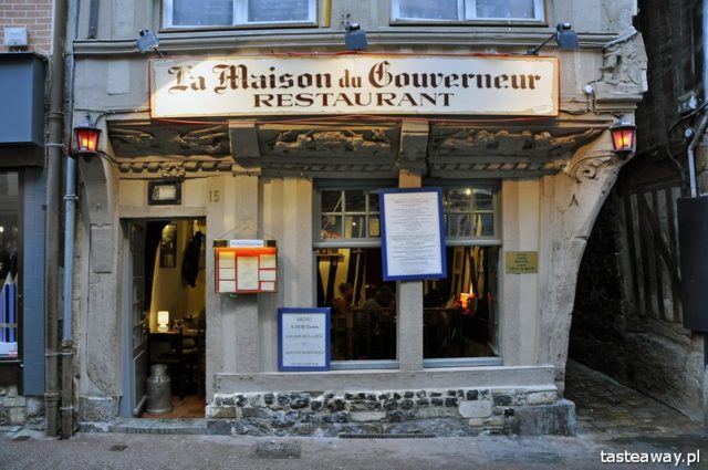 Honfleur, najpiękniejsze francuskie miasteczka, francuskie perełki, co zobaczyć we Francji, północ Francji, Normandia