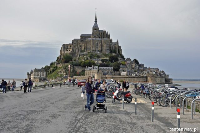 Mont Saint Michel, niesamowite miejsca we Francji, najpiękniejsze francuskie miasteczka, francuskie perełki, co zobaczyć we Francji, północ Francji, Normandia