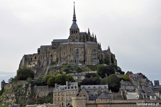 Mont Saint Michel, niesamowite miejsca we Francji, najpiękniejsze francuskie miasteczka, francuskie perełki, co zobaczyć we Francji, północ Francji, Normandia