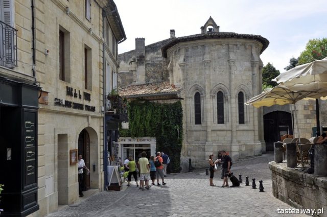 najpiękniejsze francuskie miasteczka, francuskie perełki, co zobaczyć we Francji, Saint-Emilion, wino