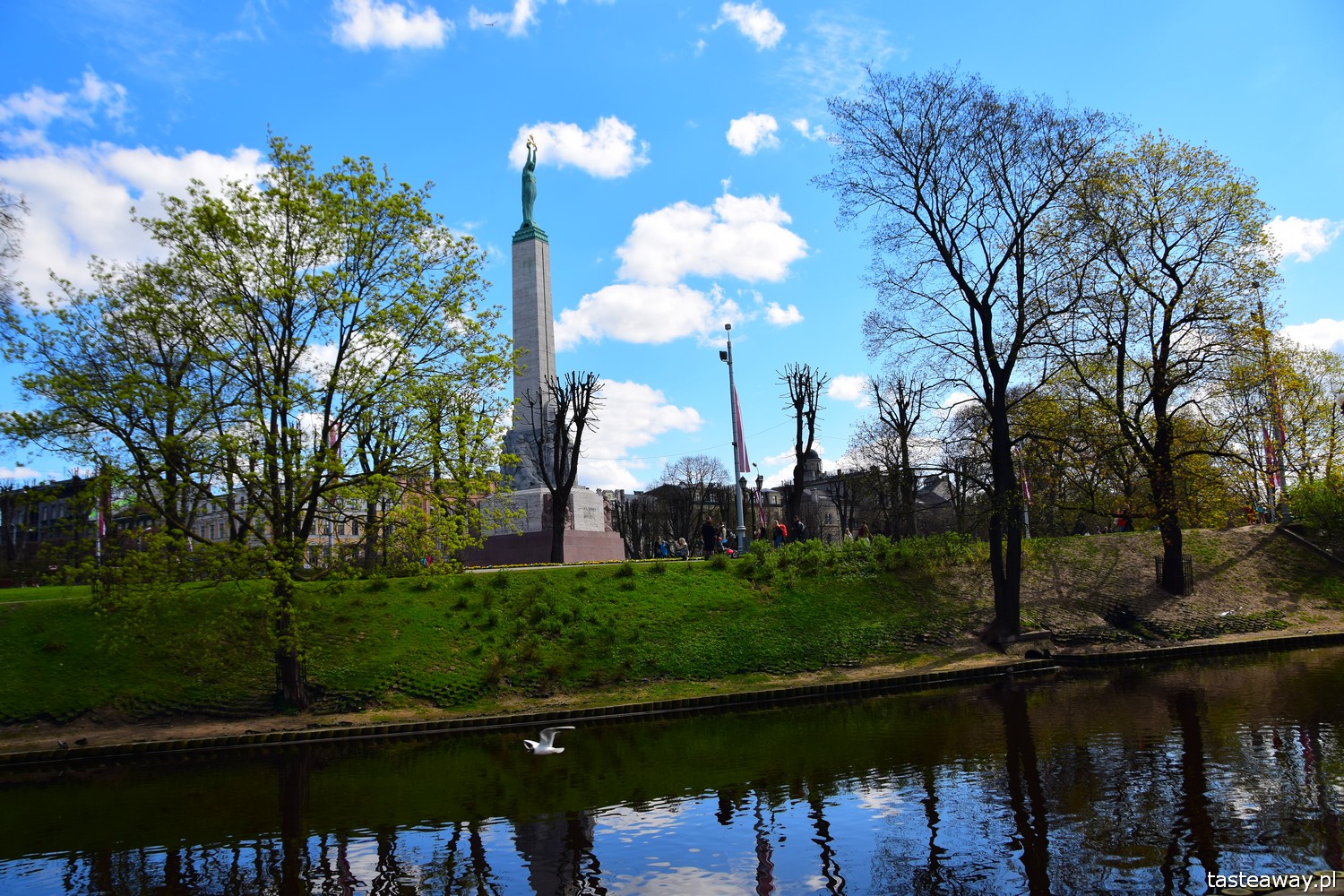 Łotwa, Ryga, co zobaczyć w Rydze, Ryga- atrakcje, starówka w Rydze, Pomnik Wolności