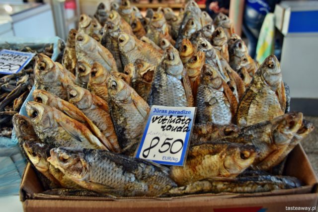 Ryga, Łotwa, co zobaczyć w Rydze, Ryga atrakcje, hale targowe w Rydze, Central Market, Centraltirgus, ryby, wędzone ryby