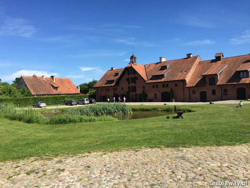 magiczne miejsca w Polsce, gdzie na weekend, gdzie na wyjazd we dwoje, urokliwe miejsca w Polsce, Mazury, Galiny, Pałac Galiny