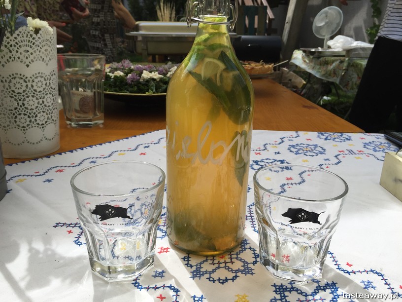 DZiK, Mokotów, miejsca przyjazne dzieciom, rodzinny obiad, obiad z dziećmi, niedziela w mieście, grill, zielona herbata