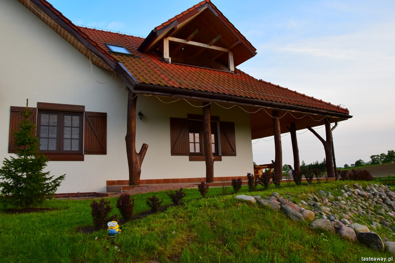 impreza w plenerze, wakacyjna impreza, impreza dla dzieci i dorosłych, jak zorganizować wakacyjną imprezę w plenerze, Mazurska Arkadia, lampki Minionki VARTA