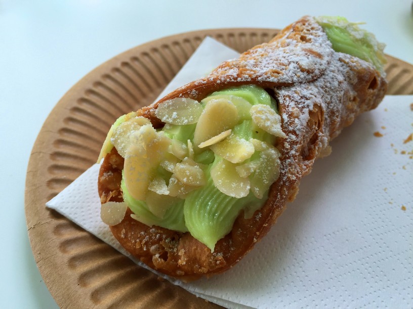 pinsa, pizza inaczej, kuchnia włoska, PINSA, Saska Kępa, Francuska, gdzie jeść na Saskiej Kępie, cannolo