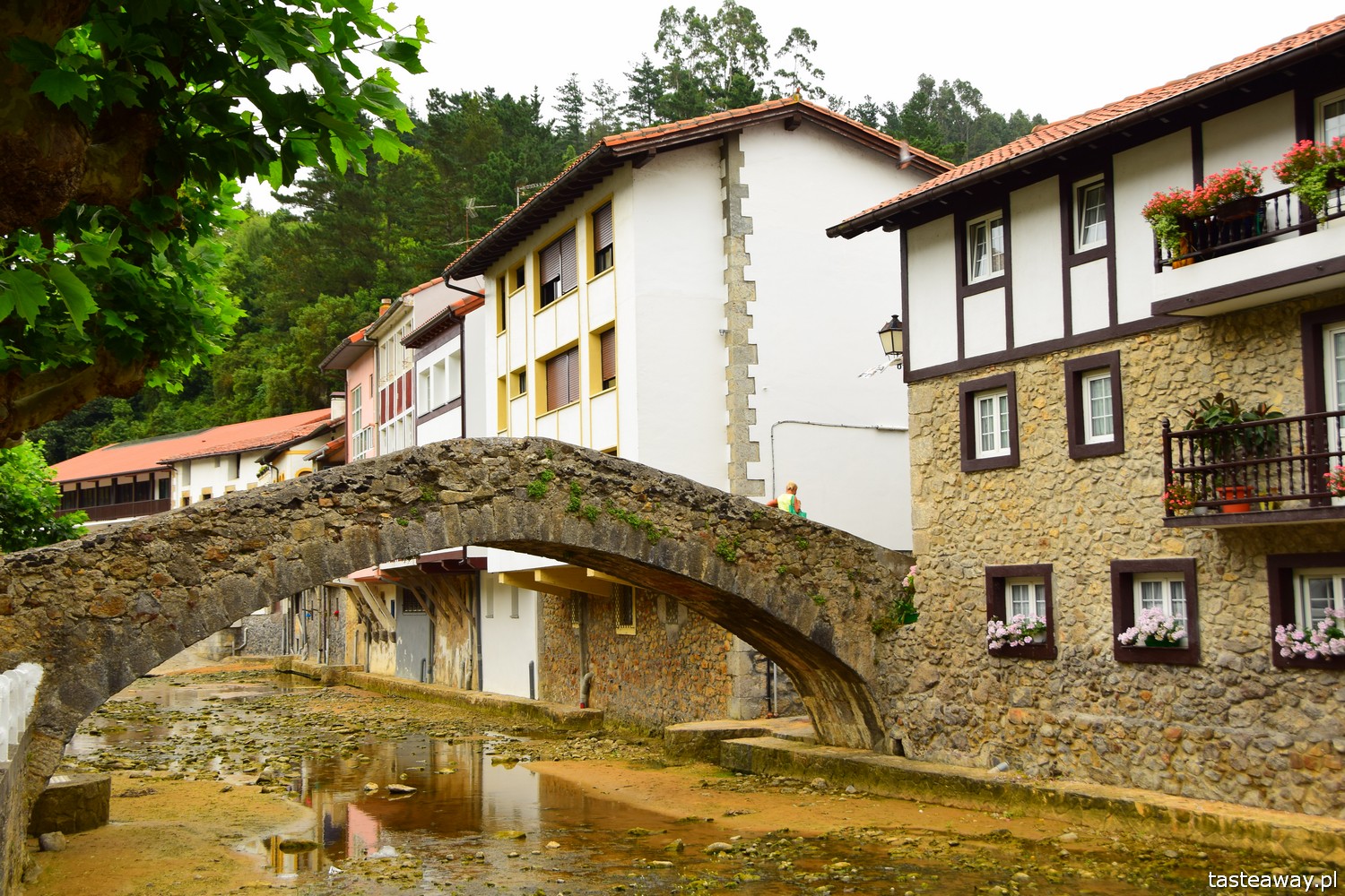 Ea, Kraj Basków, co zobaczyć w Kraju Basków, najciekawsze miejsca w Kraju Basków, najpiękniejsze baskijskie wioski, port, baskijskie porty