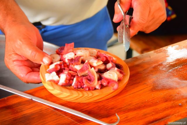 Kraj Basków, pintxos, Kraj basków kulinarnie, co robić w Kraju Basków, co zobaczyć w Kraju Basków, pintxos bary, San Sebastian, Donosti, Ondarroa, ośmiornica