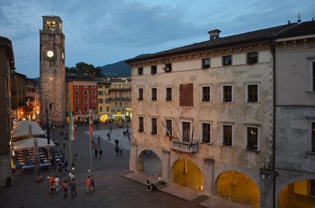 Jezioro Garda, Lago di Garda, co zobaczyć nad Jeziorem Garda, gdzie mieszkać, dom we Włoszech, najpiękniejsze miejsca nad jeziorem Garda, miasteczka nad Jeziorem Garda, Riva del Garda