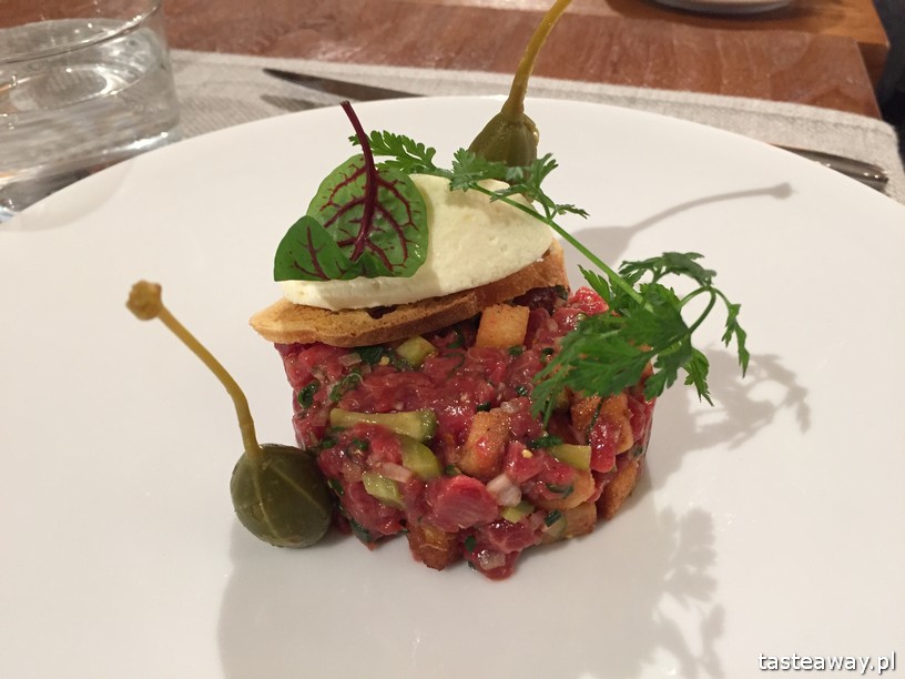Bez Tytułu, restauracje Warszawa, gdzie na obiad, gdzie na lunch, najładniejsze restauracje w Warszawie, gdzie zjeść w Warszawie, tatar, befsztyk tatarski
