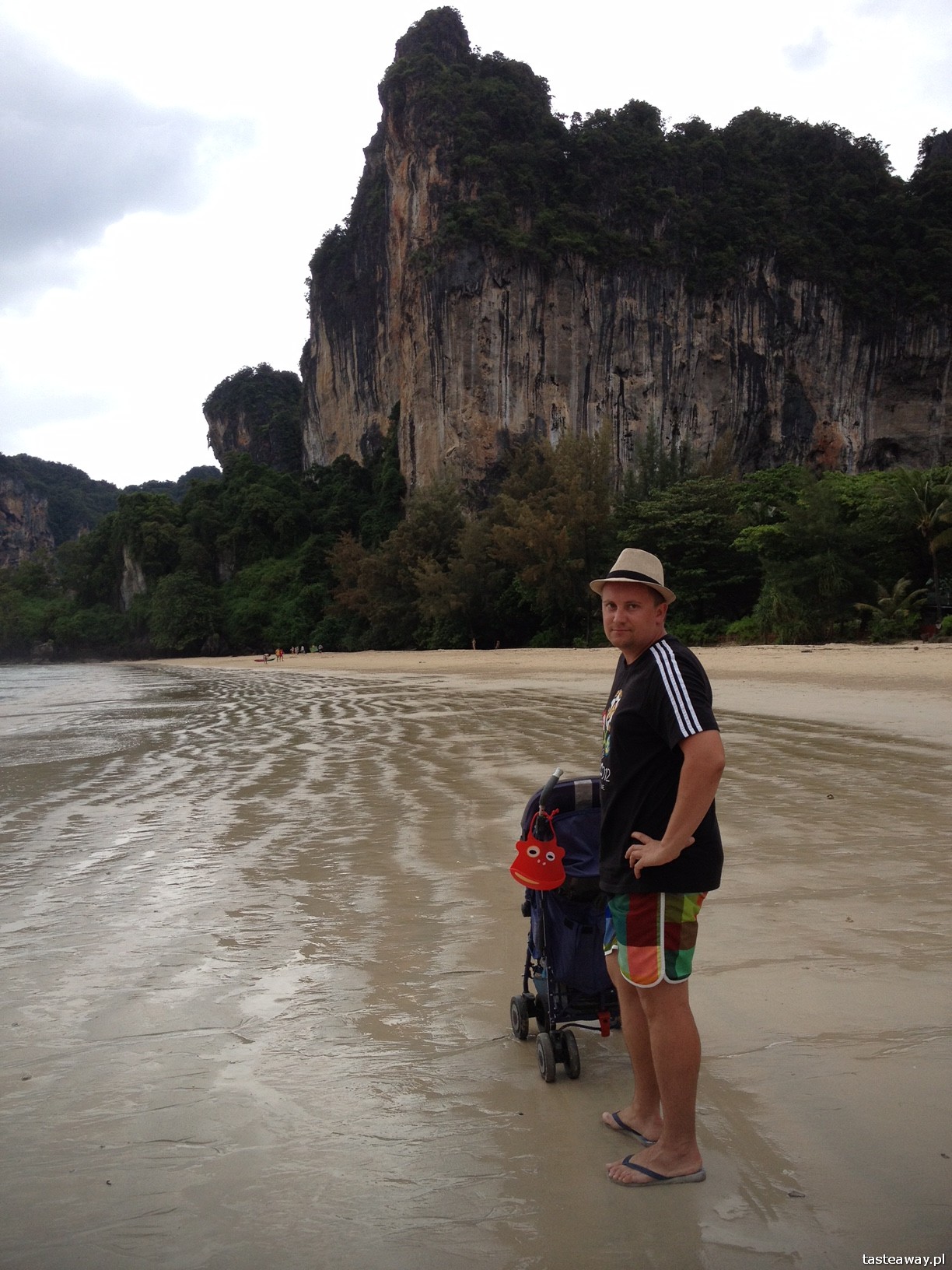 podróże z dzieckiem, podróże egzotyczne z dzieckiem, jet lag u dziecka, zmiana czasu, drzemki w podróży, spanie w podróży