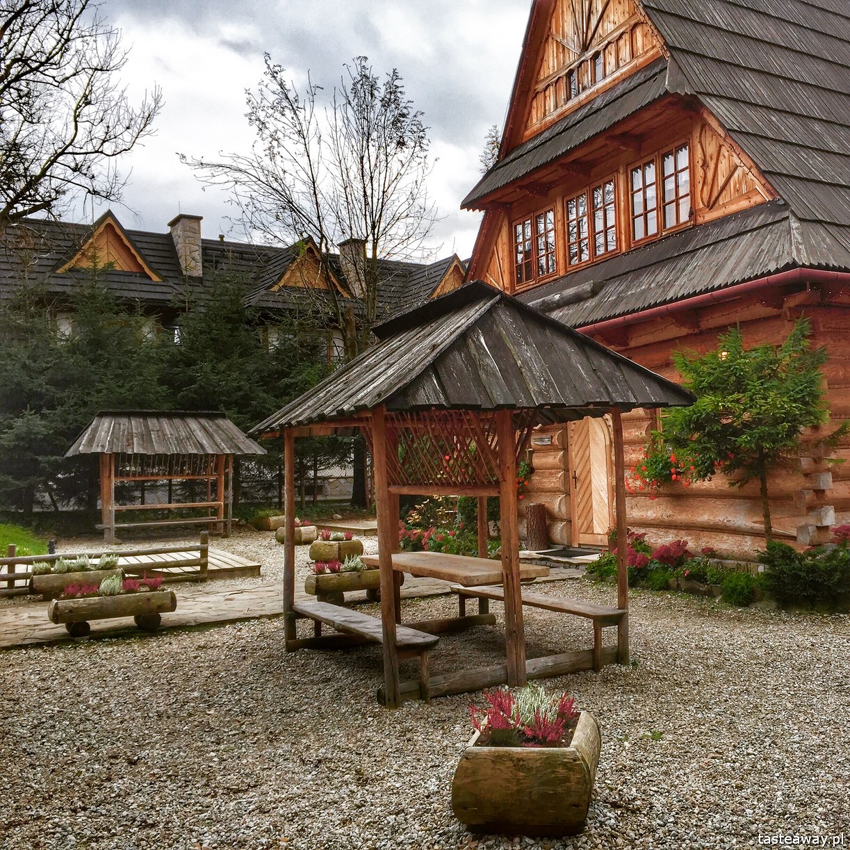 pierwsza podróż z maluchem, podróże z dzieckiem, jak podróżować z dzieckiem, jak podróżować z niemowlakiem, niemowlę w podróży, fotelik samochodowy, fotelik Britax Romer, Britax Baby Safe i-Size, jaki fotelik samochodowy wybrać dla noworodka, jaki fotelik dla niemowlaka