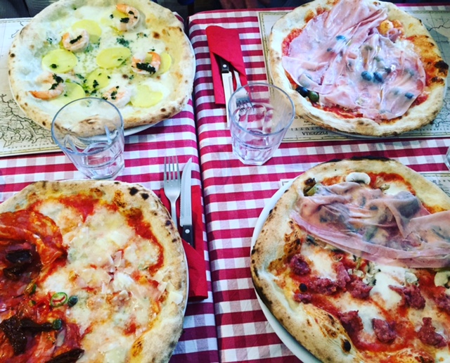 zachwyty 2016, co nas zachwycało w 2016, ulubione miejsca 2016,  Ciao a Tutti Due, najlepsza pizza w Warszawie, najlepsza pizza w mieście