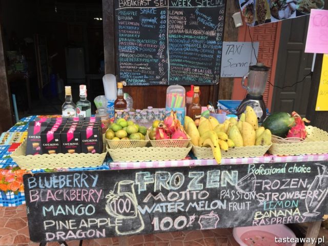 co jeść w Tajlandii, czego spróbować w Tajlandii, kuchnia tajskie, tajskie potrawy, shake, mango shake, fruit shake