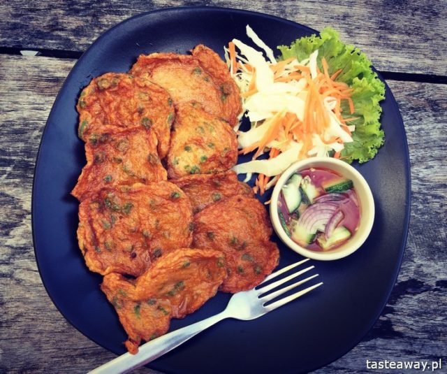 co jeść w Tajlandii, czego spróbować w Tajlandii, kuchnia tajskie, tajskie potrawy, thai fish cakes