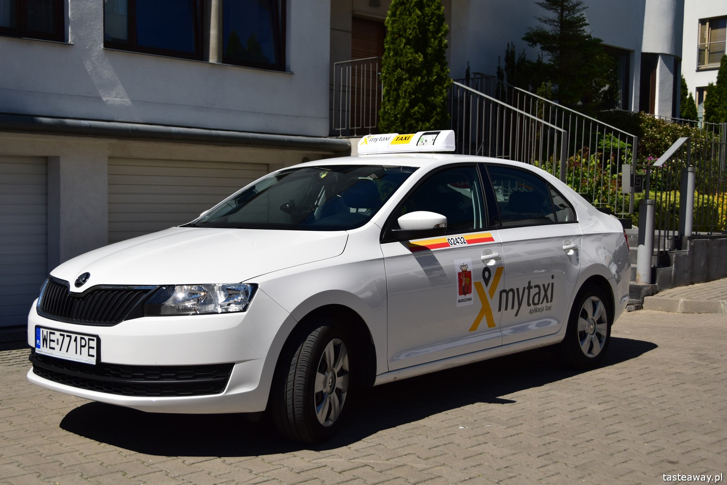 podróże, podróże z dziećmi, przemieszczanie się w podróży, jak podróżować taksówką, mytaxi, aplikacja mytaxi, aplikacja do zamawiania taksówek
