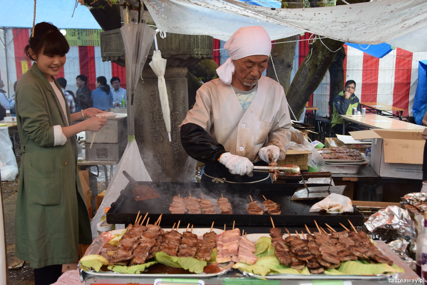 co jeść w Japonii, czego spróbować w Japonii, kuchnia japońska, okonomijayki, japoński streetfood, japoński omlet, yakitori