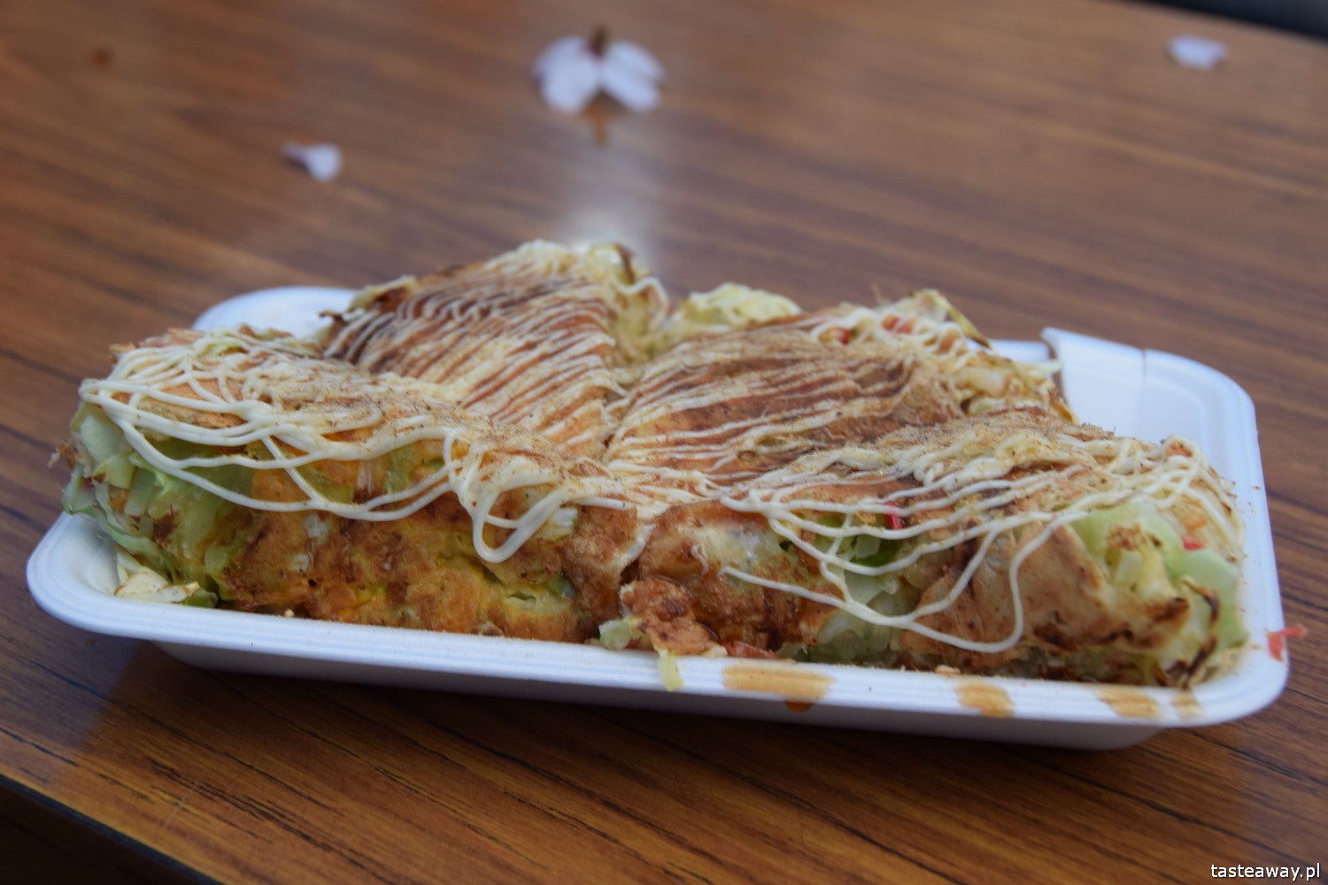 co jeść w Japonii, czego spróbować w Japonii, kuchnia japońska, okonomijayki, japoński streetfood, japoński omlet