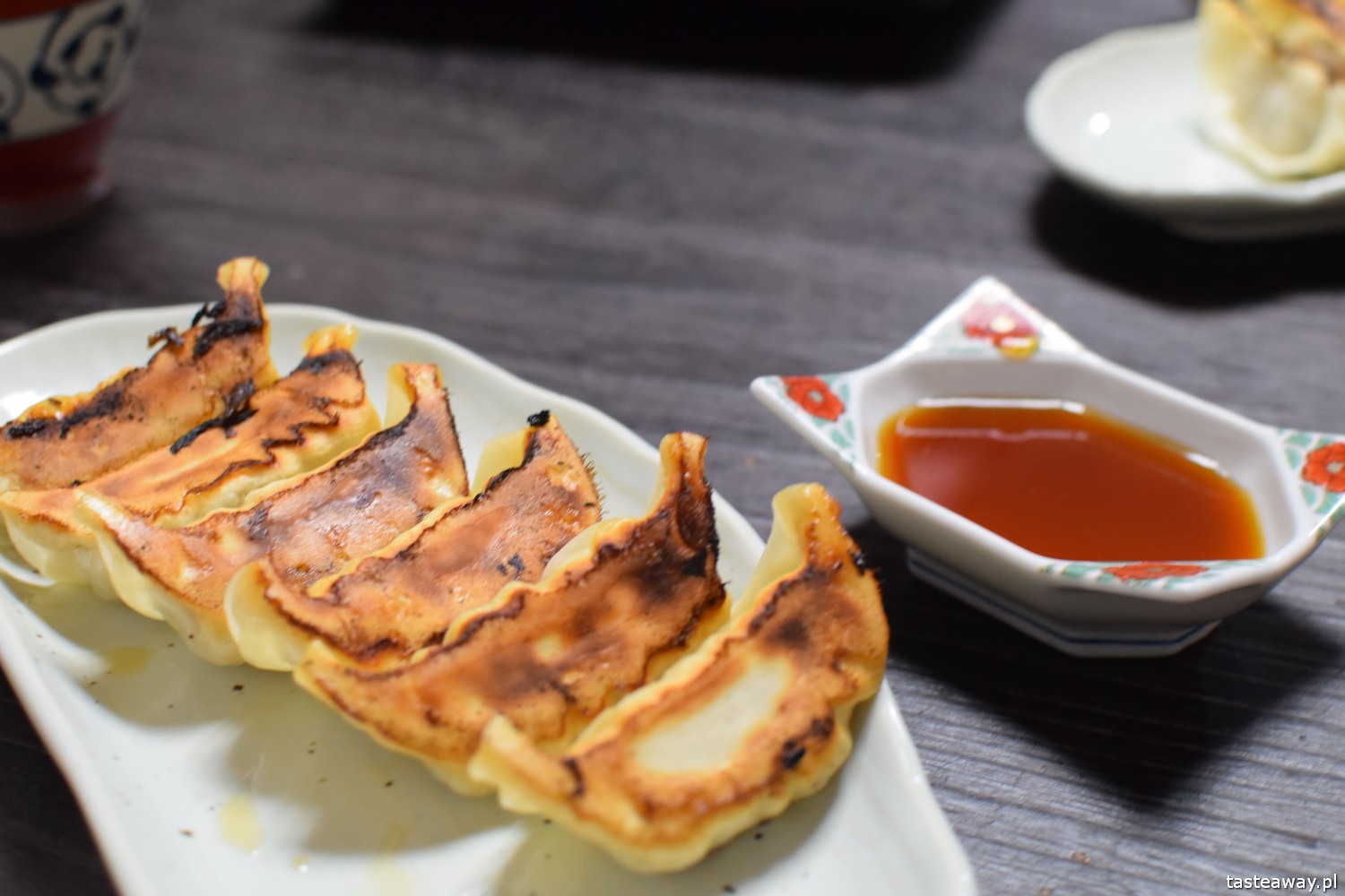 co jeść w Japonii, czego spróbować w Japonii, kuchnia japońska, okonomijayki, japoński streetfood, japoński omlet, pierożki gyoza