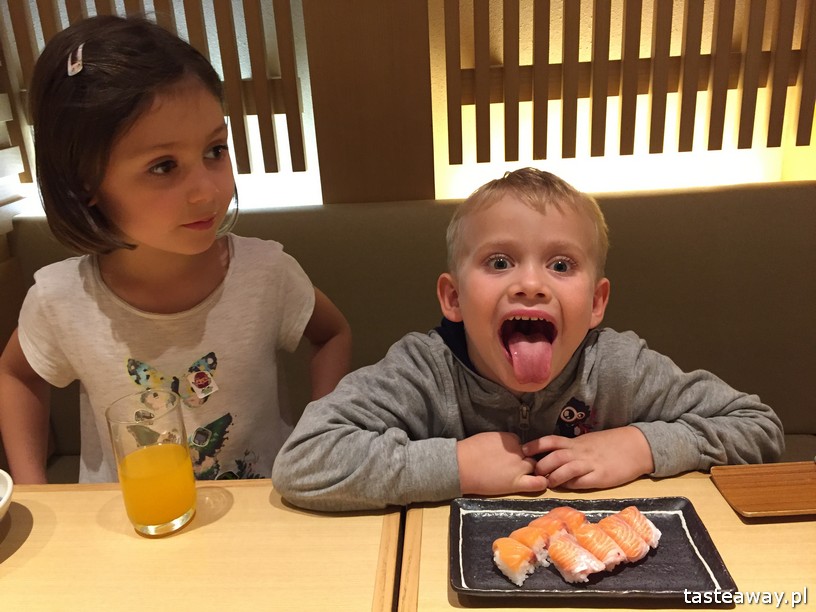 Japonia z dziećmi, dziecko w Japonii, podróżowanie z dziećmi, Japonia, sushi z dziećmi, sushi w Japonii