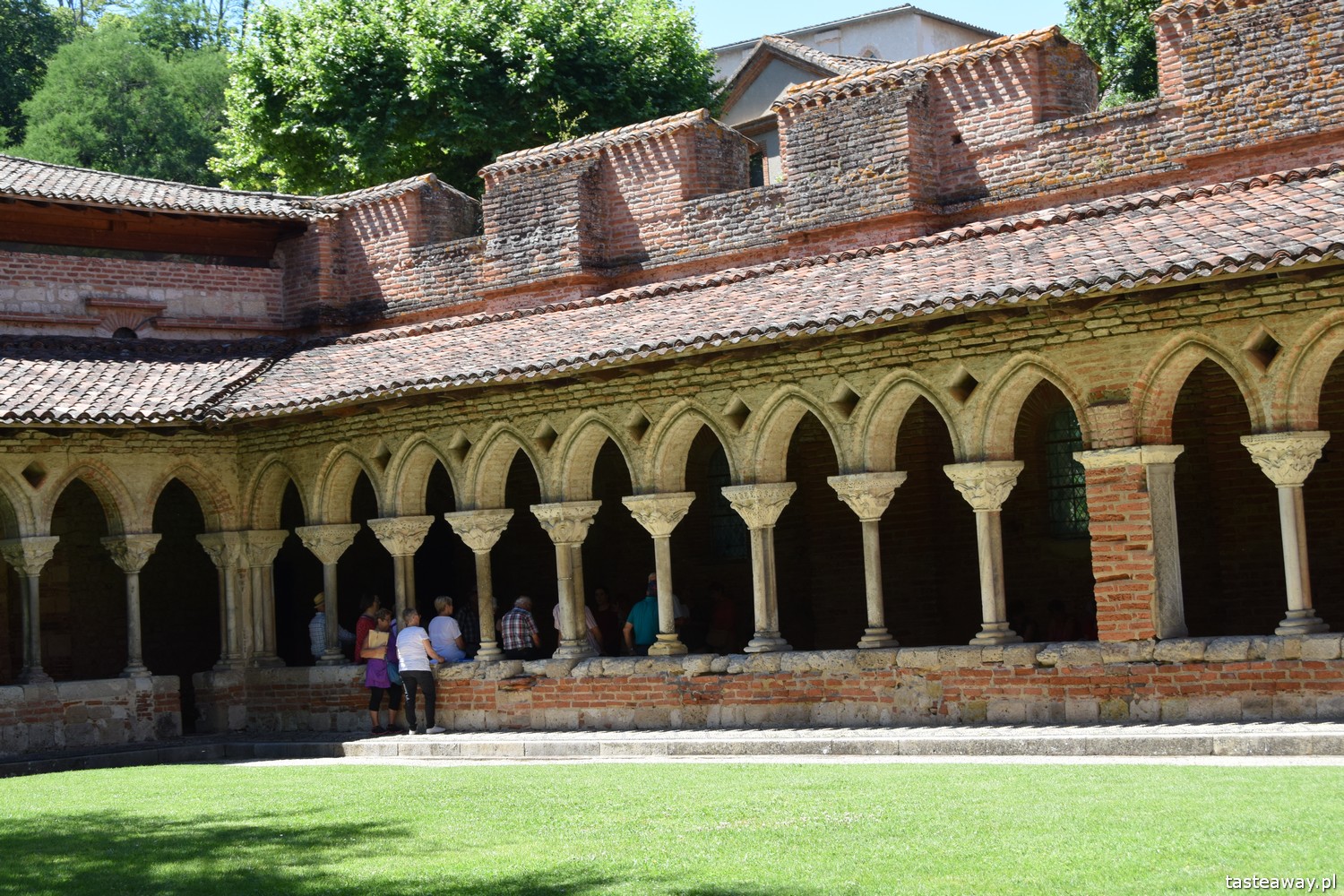 Francja, co zobaczyć we Francji, najpiękniejsze francuskie miasteczka, Oksytania, Moissac, Occitanie, Cloister, Klasztor Benedyktynów