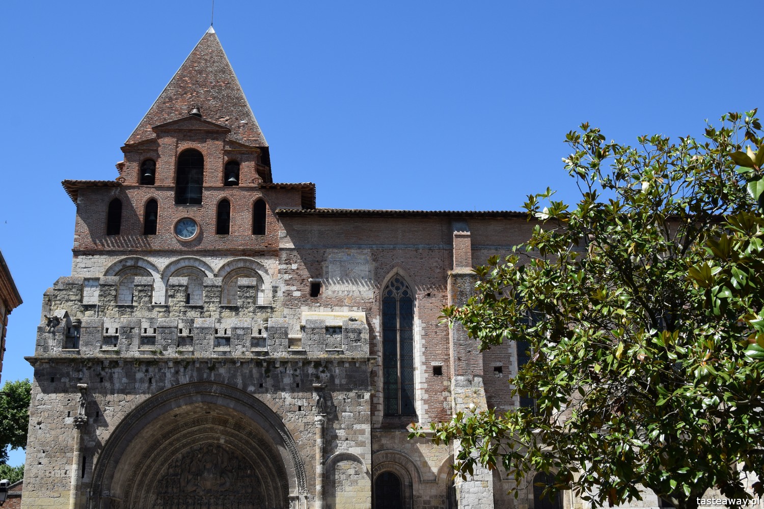 Francja, co zobaczyć we Francji, najpiękniejsze francuskie miasteczka, Oksytania, Moissac, Occitanie, Cloister, Klasztor Benedyktynów