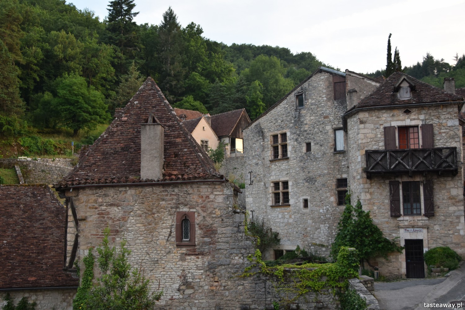 Francja, co zobaczyć we Francji, najpiękniejsze francuskie miasteczka, Oksytania, Saint Cirq Lapopie, Occitanie, bajkowa Francja