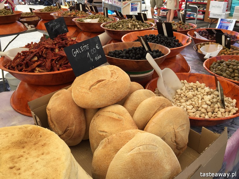 Francja, co zobaczyć we Francji, najpiękniejsze francuskie miasteczka, Oksytania, Moissac, Occitanie, targ,