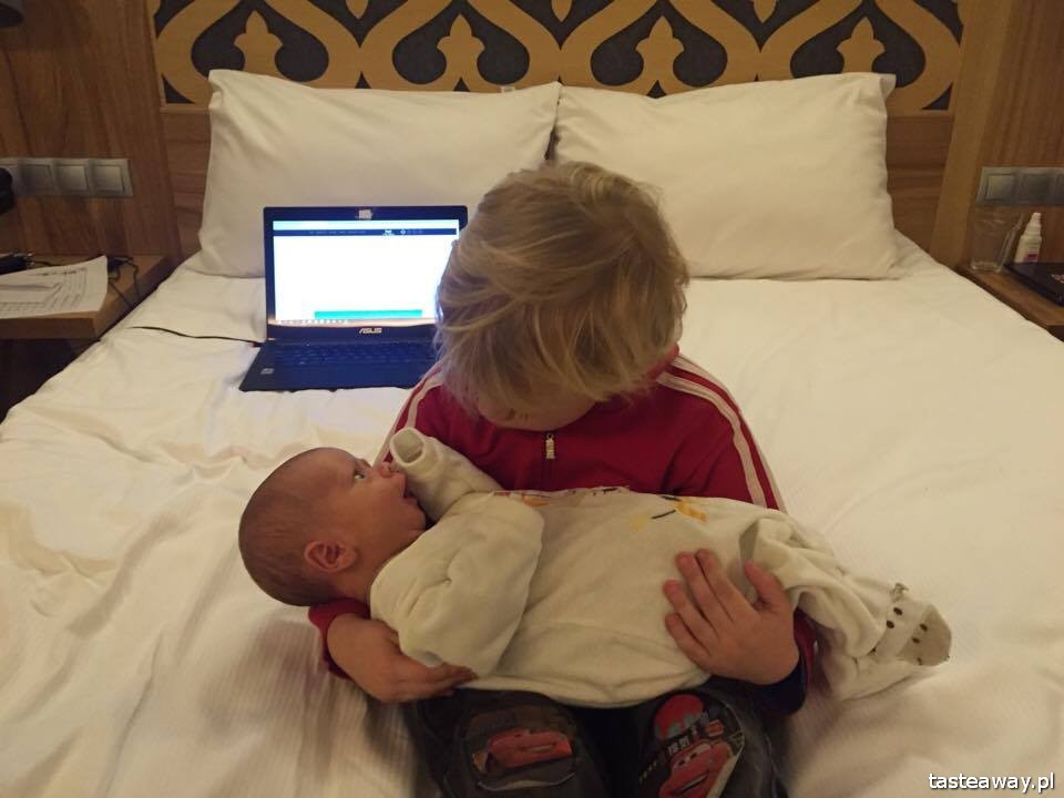 praca w podróży, jak pracować w podróży, ASUS, podróżowanie na swoim, jak połączyć pracę i podróże