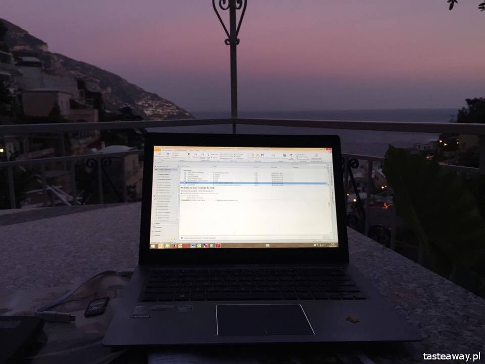 praca w podróży, jak pracować w podróży, ASUS, podróżowanie na swoim, jak połączyć pracę i podróże