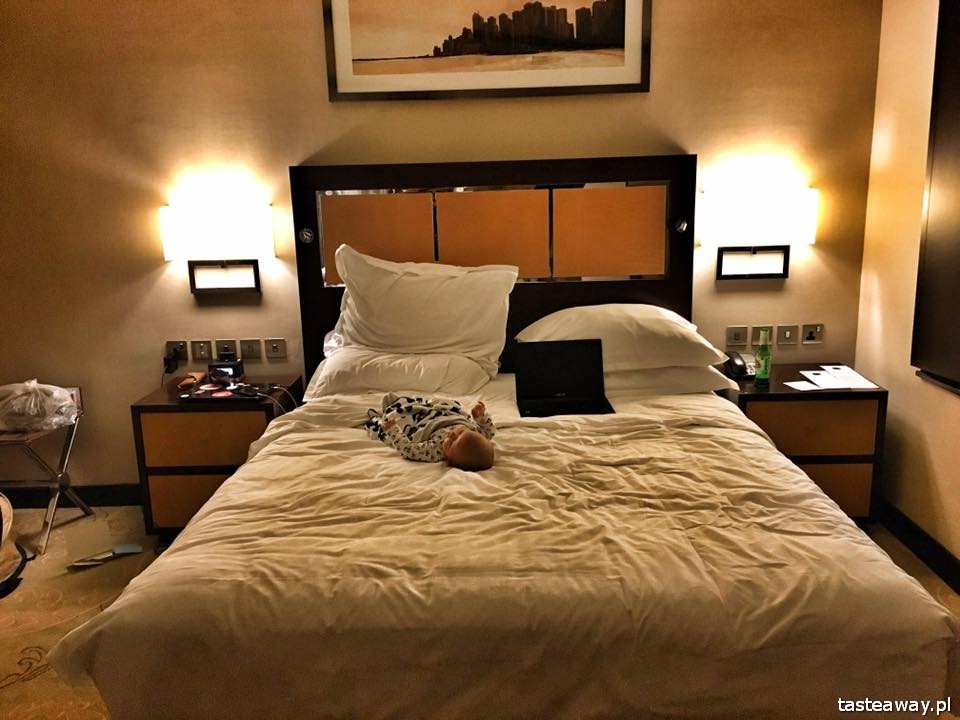 praca w podróży, jak pracować w podróży, ASUS, podróżowanie na swoim, jak połączyć pracę i podróże, praca z dzieckiem u boku